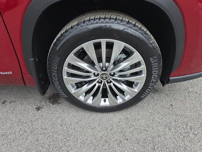 2026 Toyota Highlander Hybrid Platinum