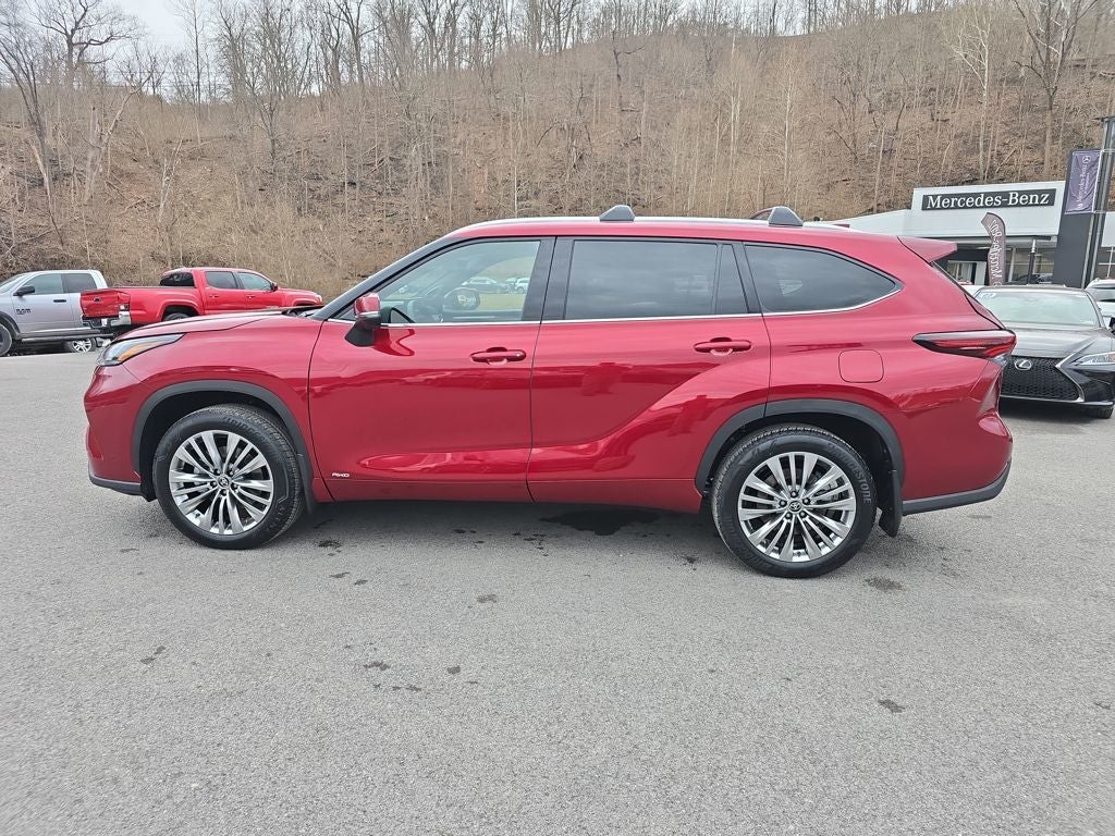 2026 Toyota Highlander Hybrid Platinum