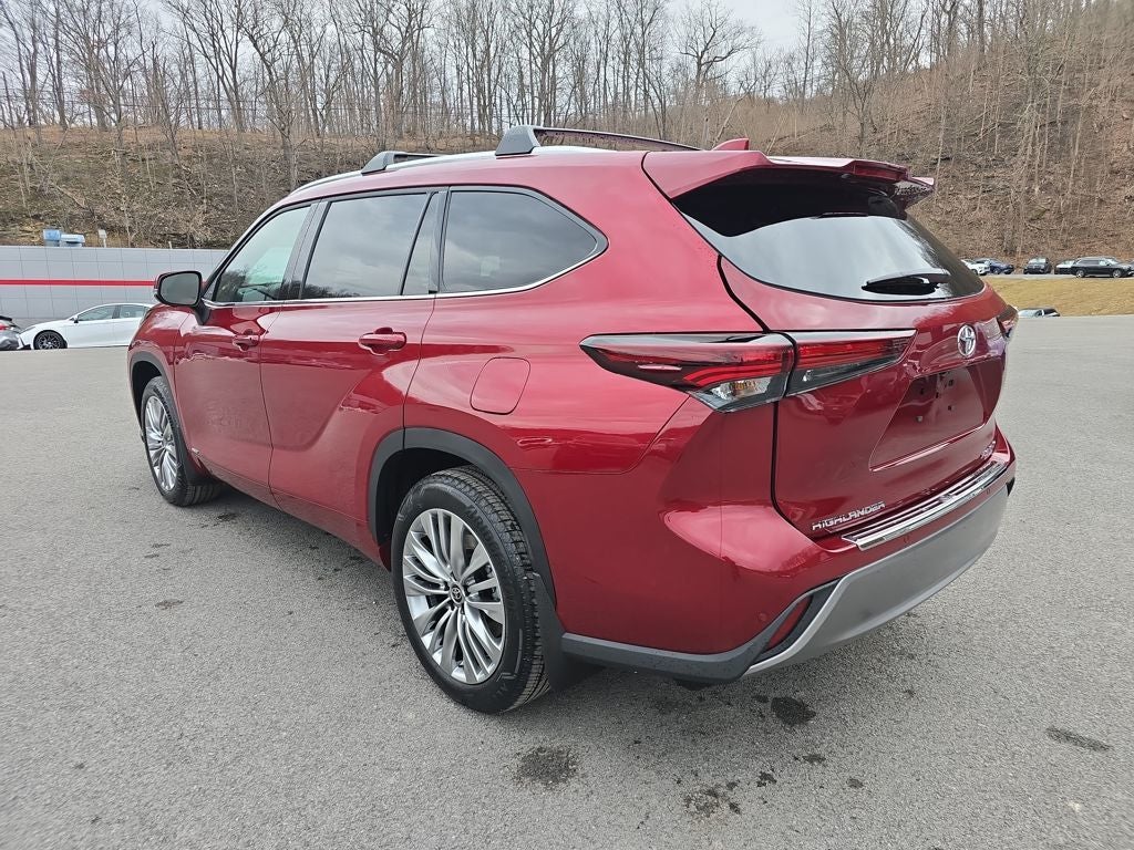 2026 Toyota Highlander Hybrid Platinum