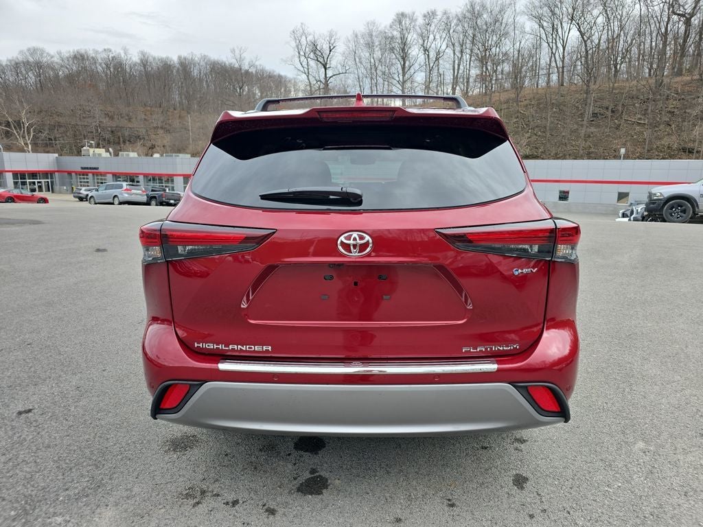 2026 Toyota Highlander Hybrid Platinum