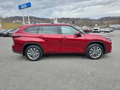 2026 Toyota Highlander Hybrid Platinum