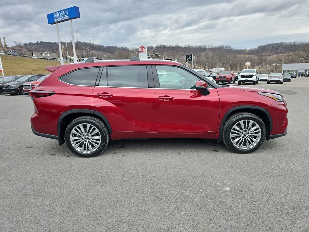 2026 Toyota Highlander Hybrid Platinum