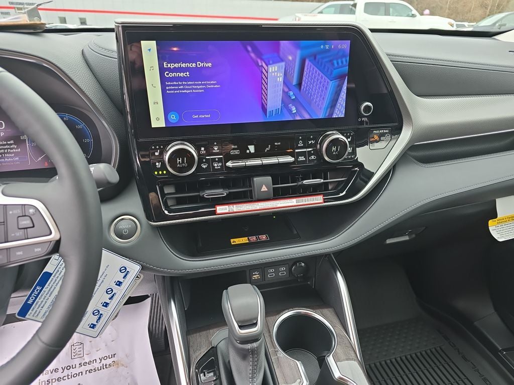 2026 Toyota Highlander Hybrid Platinum