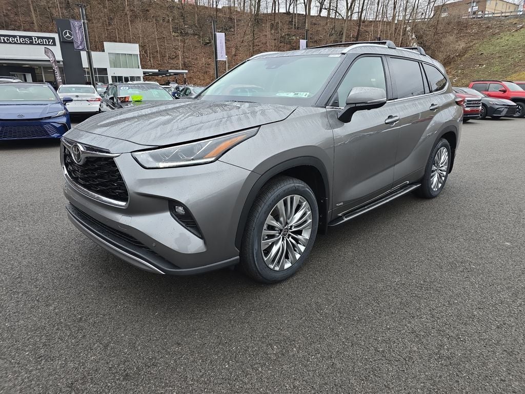 2026 Toyota Highlander Hybrid Platinum