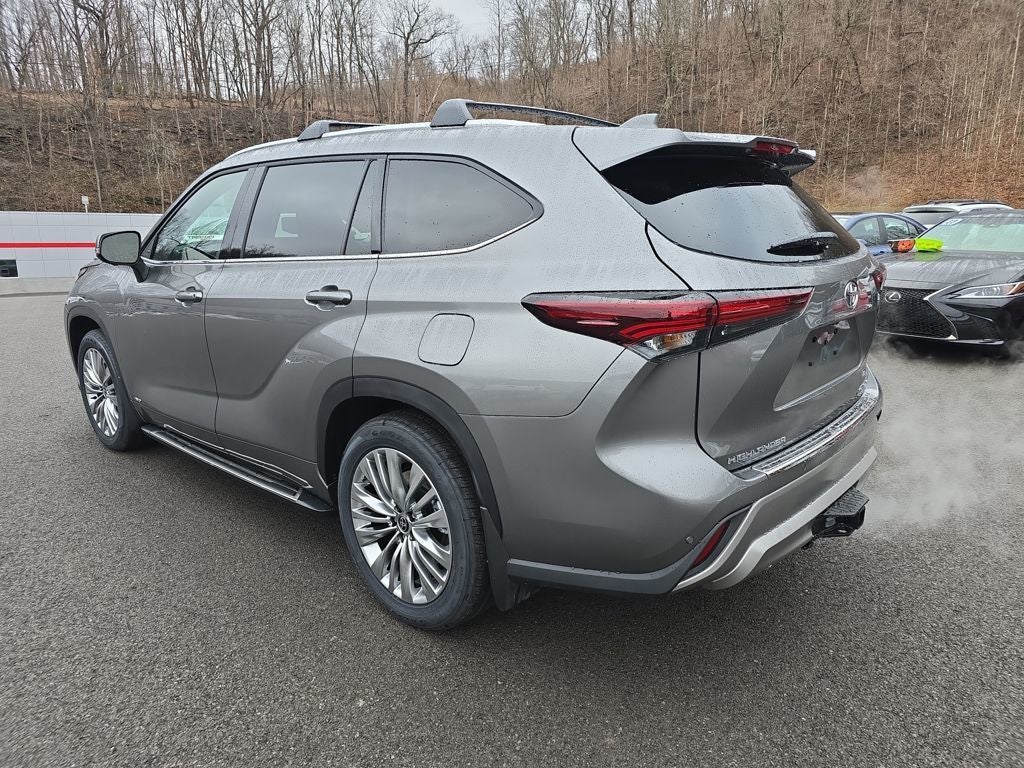2026 Toyota Highlander Hybrid Platinum