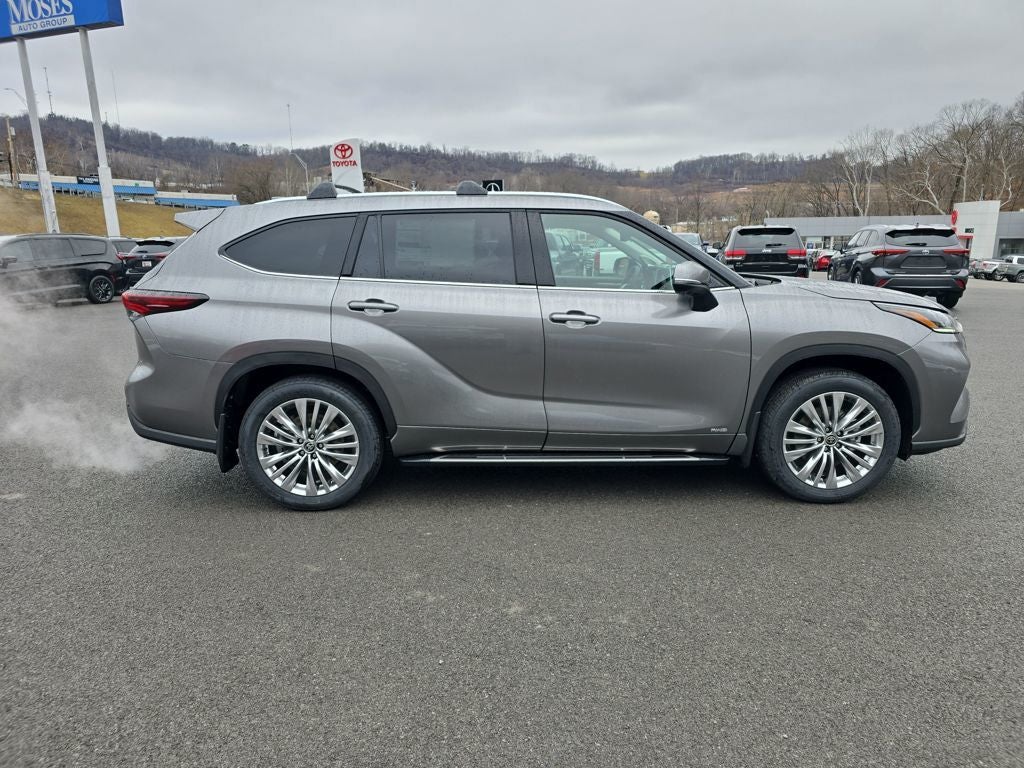 2026 Toyota Highlander Hybrid Platinum