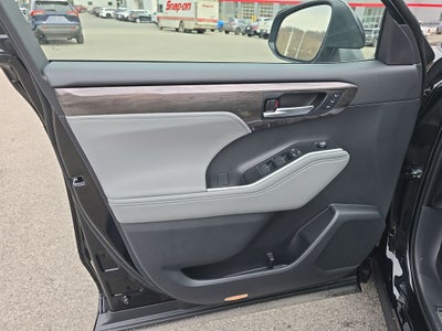 2026 Toyota Highlander Hybrid Platinum