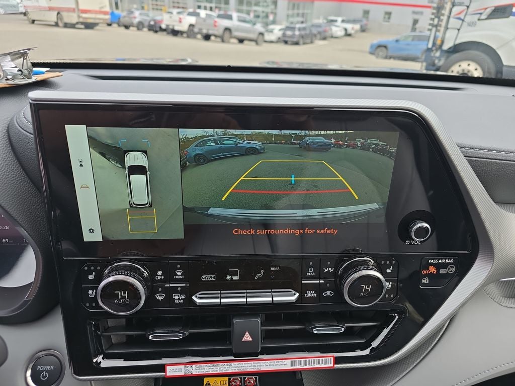 2026 Toyota Highlander Hybrid Platinum