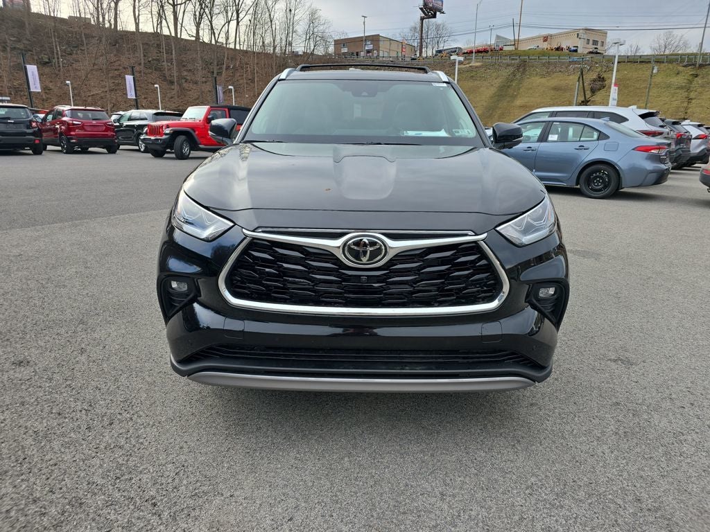 2026 Toyota Highlander Hybrid Platinum
