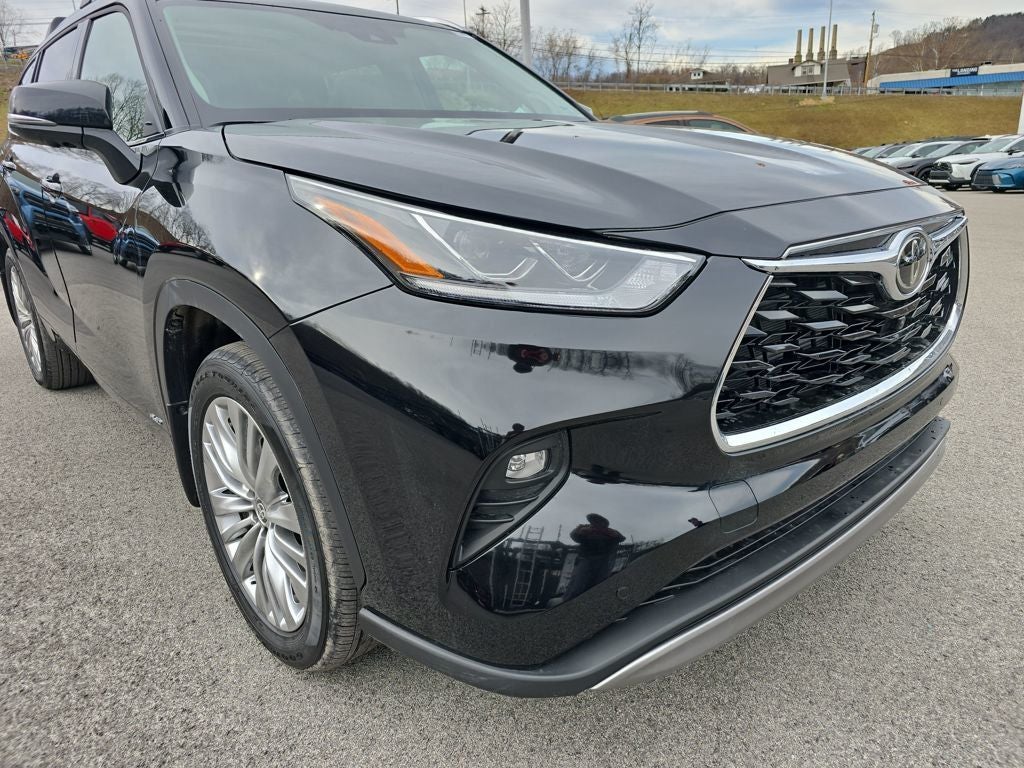 2026 Toyota Highlander Hybrid Platinum