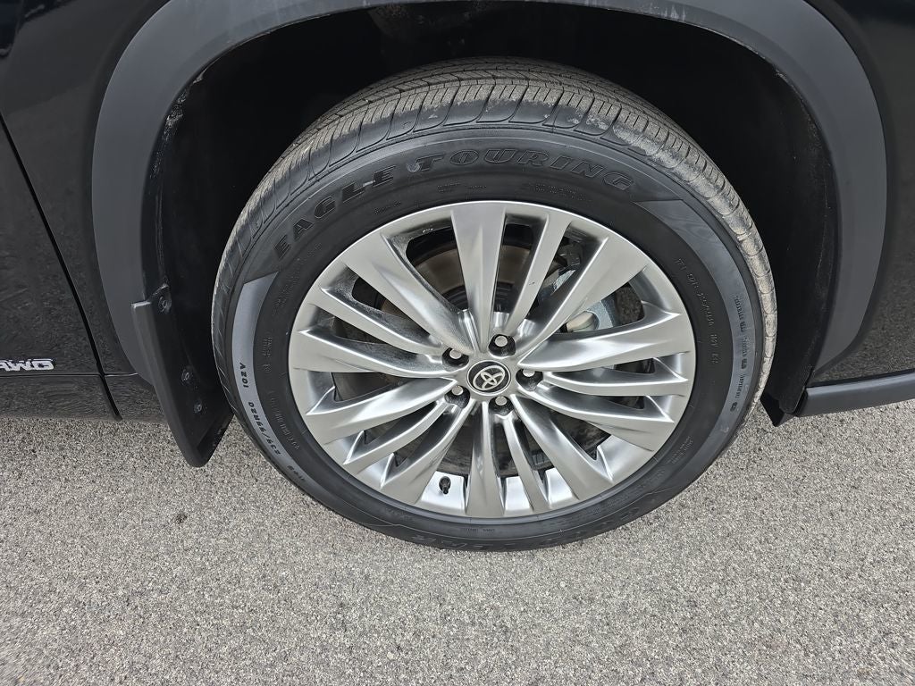 2026 Toyota Highlander Hybrid Platinum