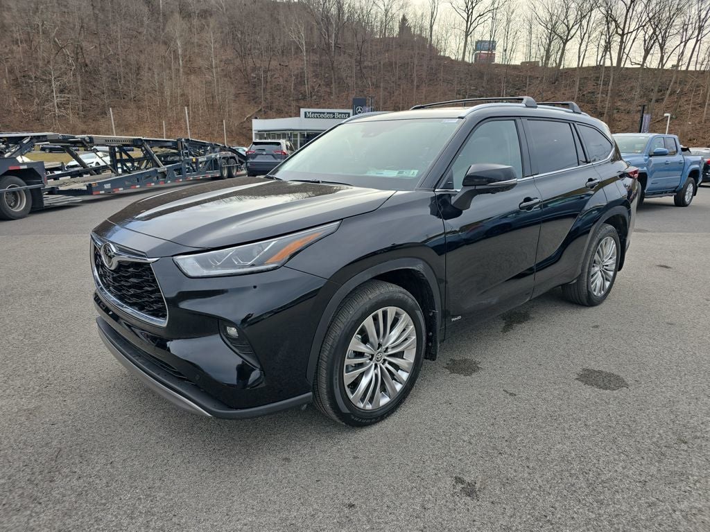 2026 Toyota Highlander Hybrid Platinum