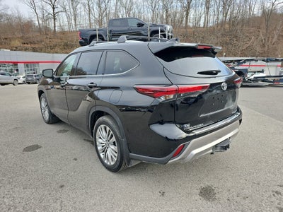 2026 Toyota Highlander Hybrid Platinum