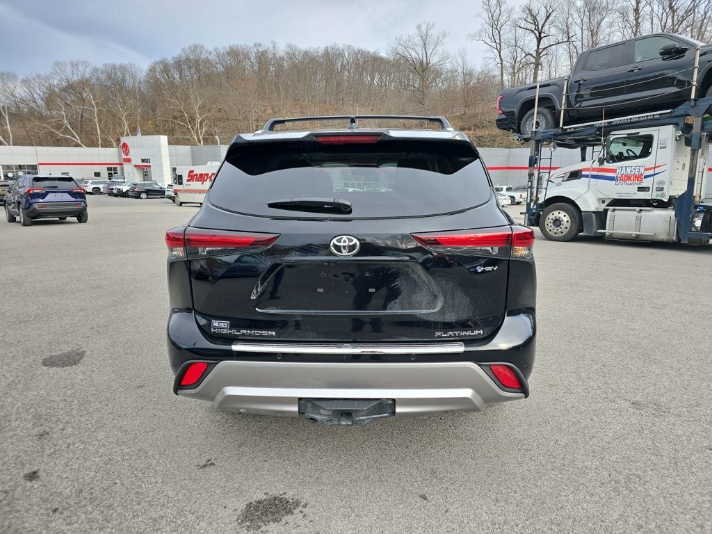 2026 Toyota Highlander Hybrid Platinum