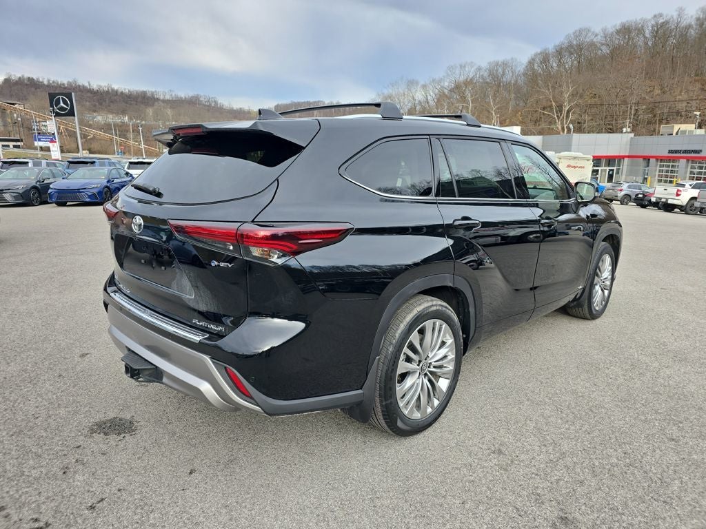 2026 Toyota Highlander Hybrid Platinum