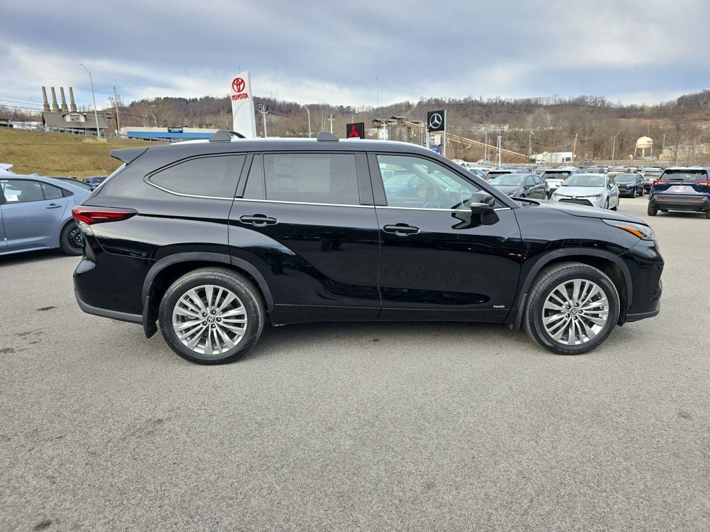 2026 Toyota Highlander Hybrid Platinum