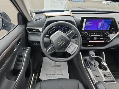 2026 Toyota Highlander Hybrid Platinum