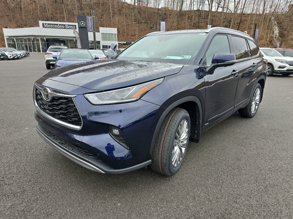 2026 Toyota Highlander Hybrid Platinum