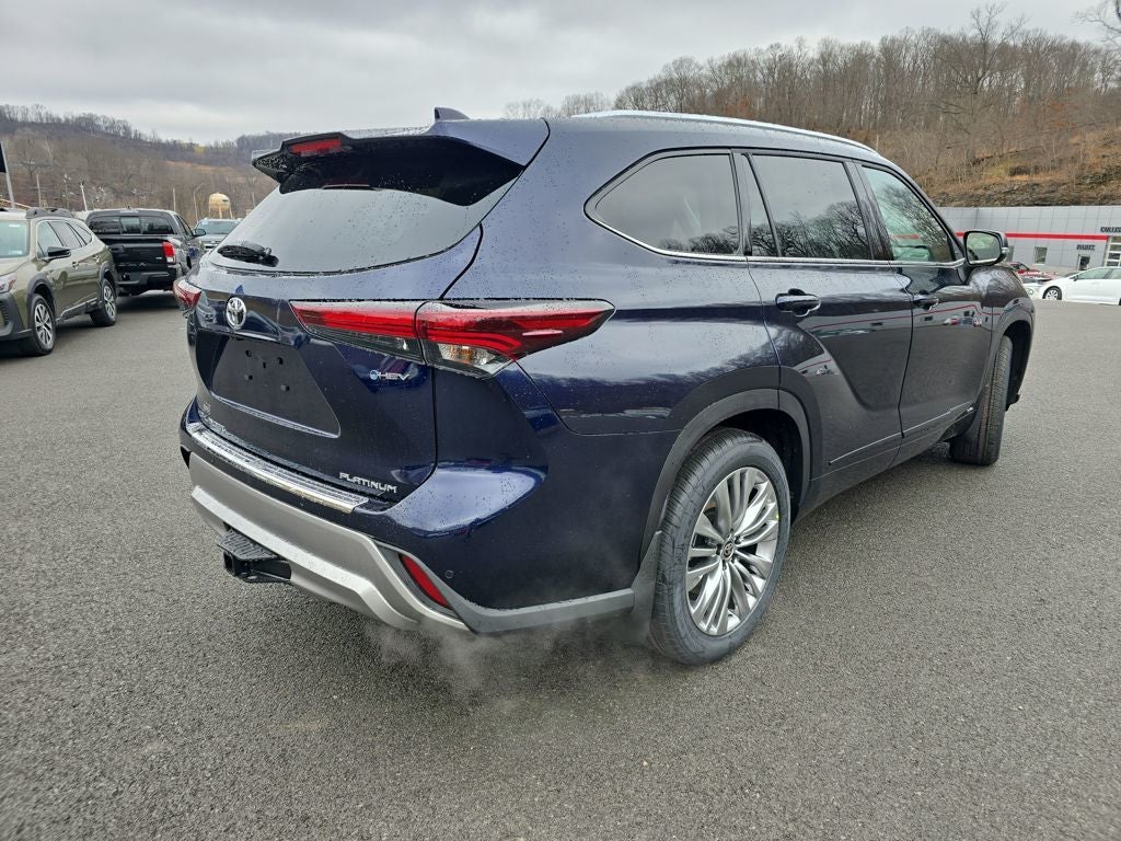 2026 Toyota Highlander Hybrid Platinum