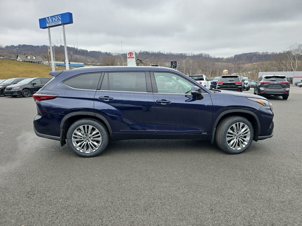 2026 Toyota Highlander Hybrid Platinum