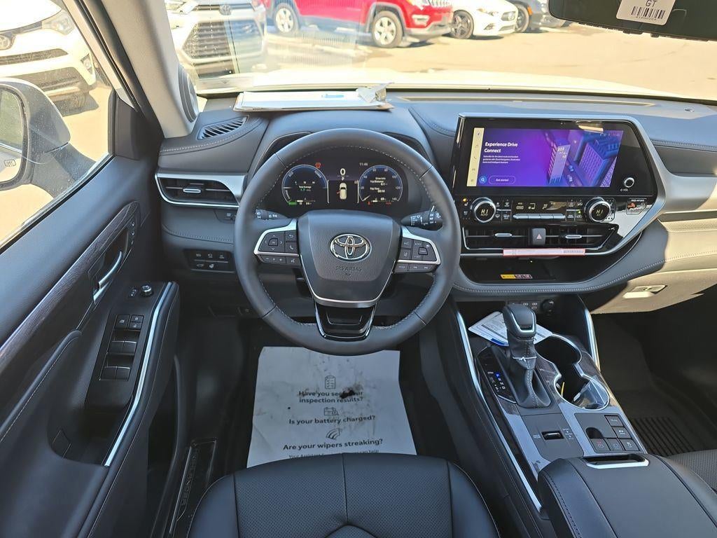 2026 Toyota Highlander Hybrid Platinum