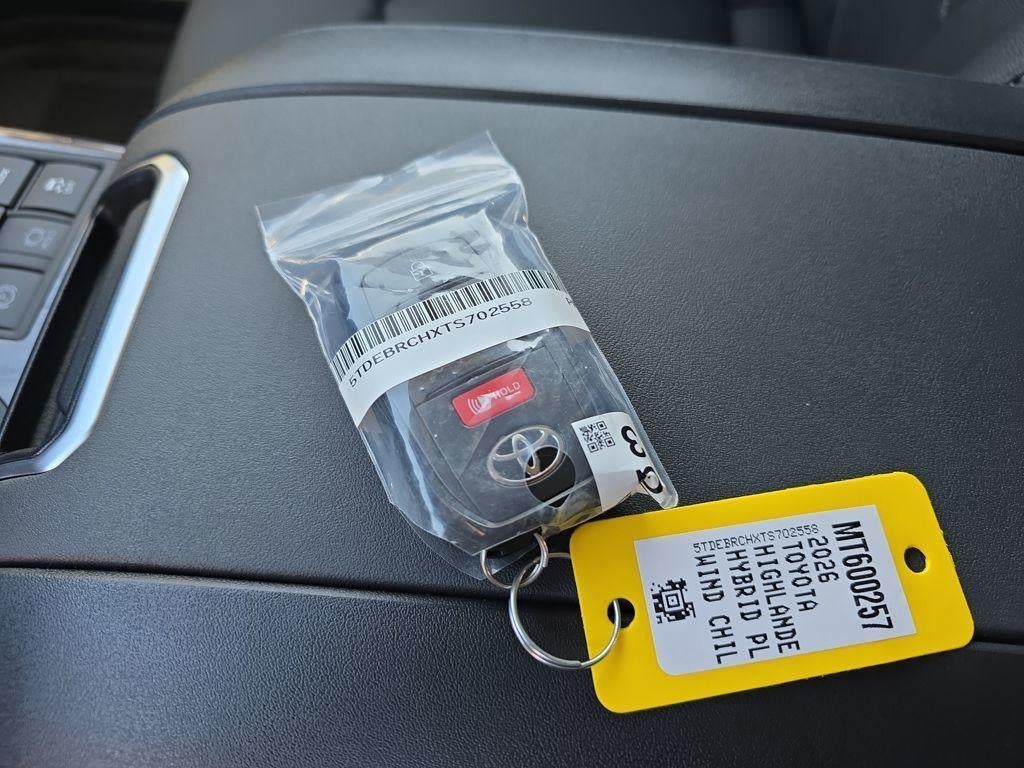 2026 Toyota Highlander Hybrid Platinum