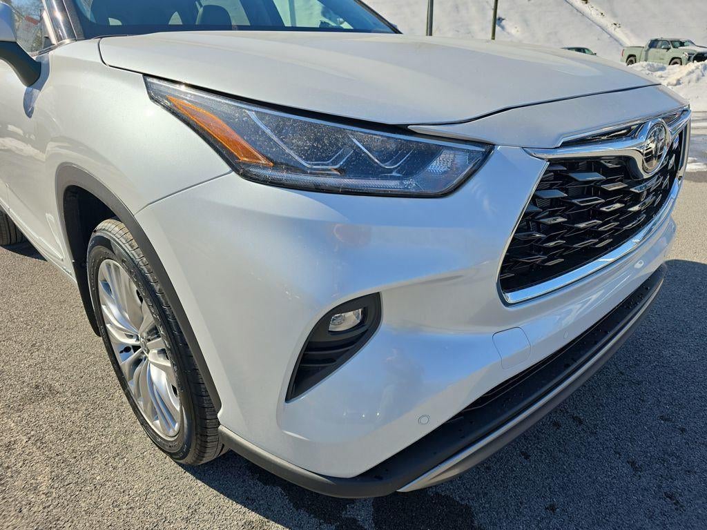 2026 Toyota Highlander Hybrid Platinum