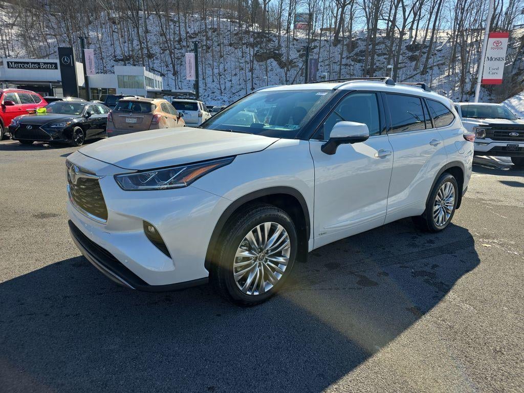 2026 Toyota Highlander Hybrid Platinum