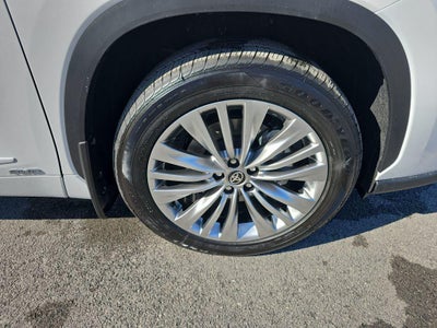 2026 Toyota Highlander Hybrid Platinum