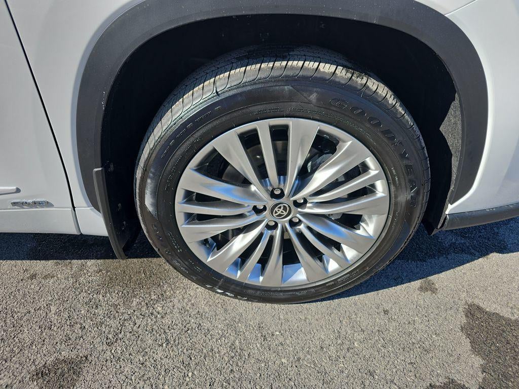 2026 Toyota Highlander Hybrid Platinum