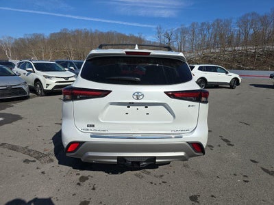 2026 Toyota Highlander Hybrid Platinum