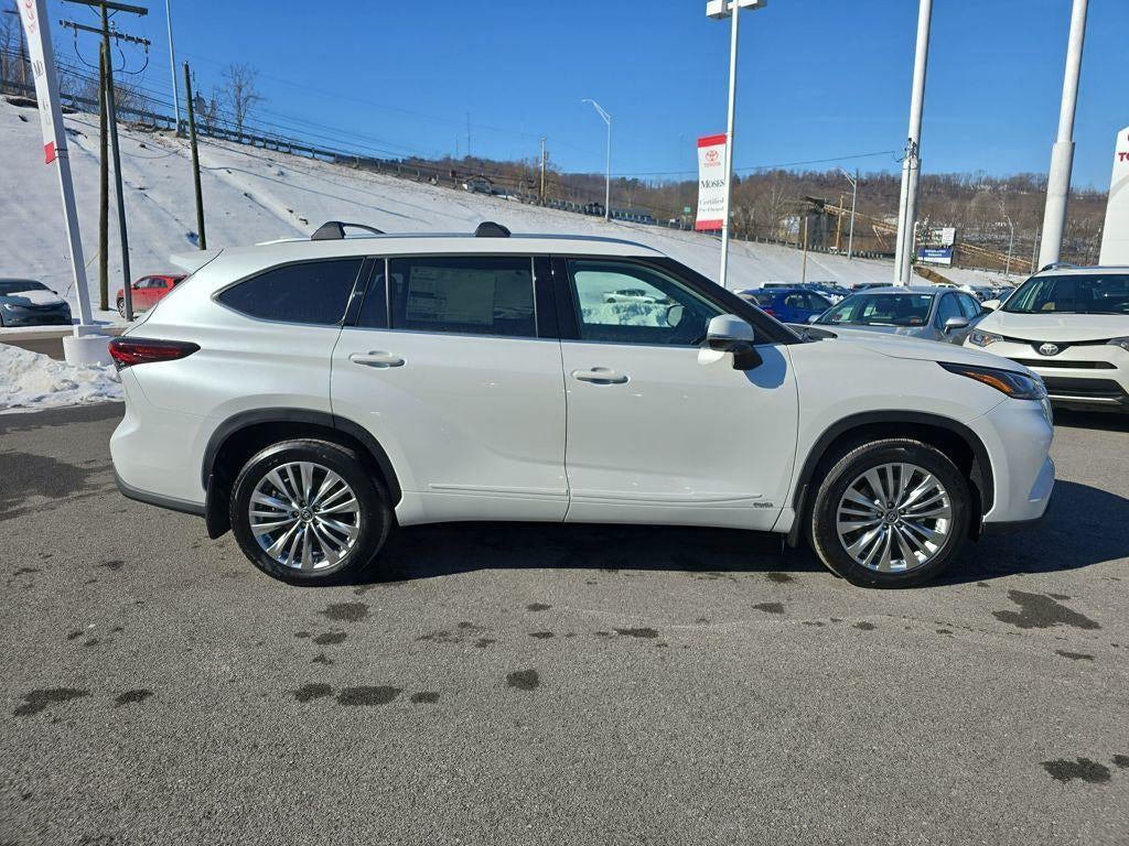 2026 Toyota Highlander Hybrid Platinum