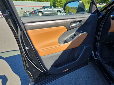 2025 Toyota Highlander Platinum