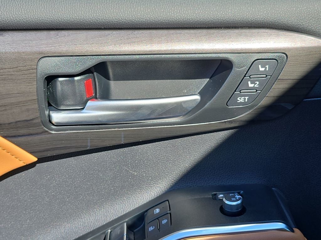 2025 Toyota Highlander Platinum