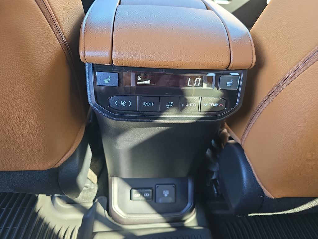 2025 Toyota Highlander Platinum