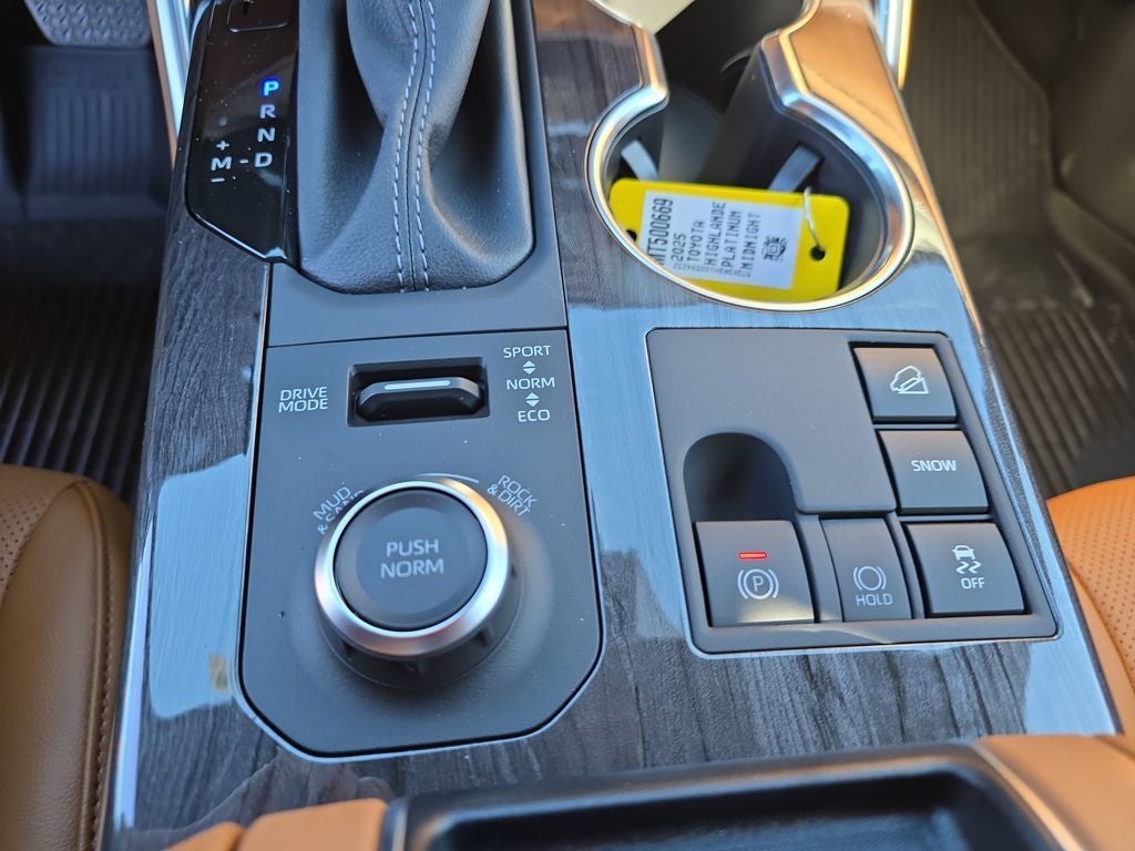 2025 Toyota Highlander Platinum