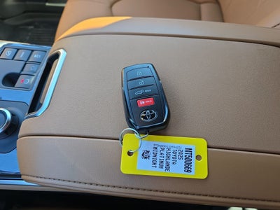 2025 Toyota Highlander Platinum