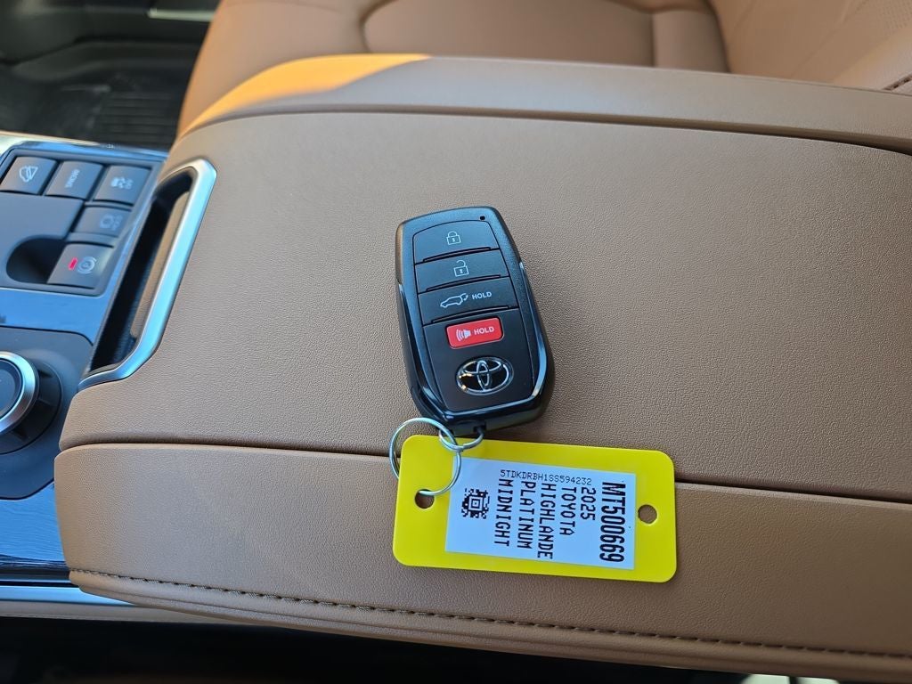 2025 Toyota Highlander Platinum