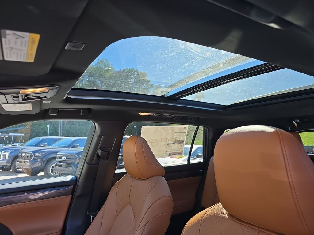 2025 Toyota Highlander Platinum
