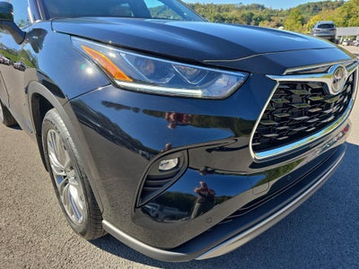 2025 Toyota Highlander Platinum