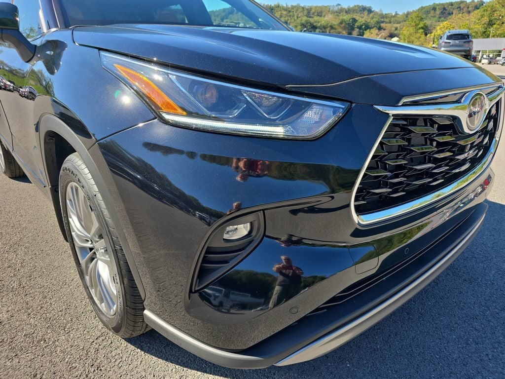 2025 Toyota Highlander Platinum