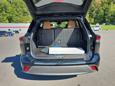 2025 Toyota Highlander Platinum