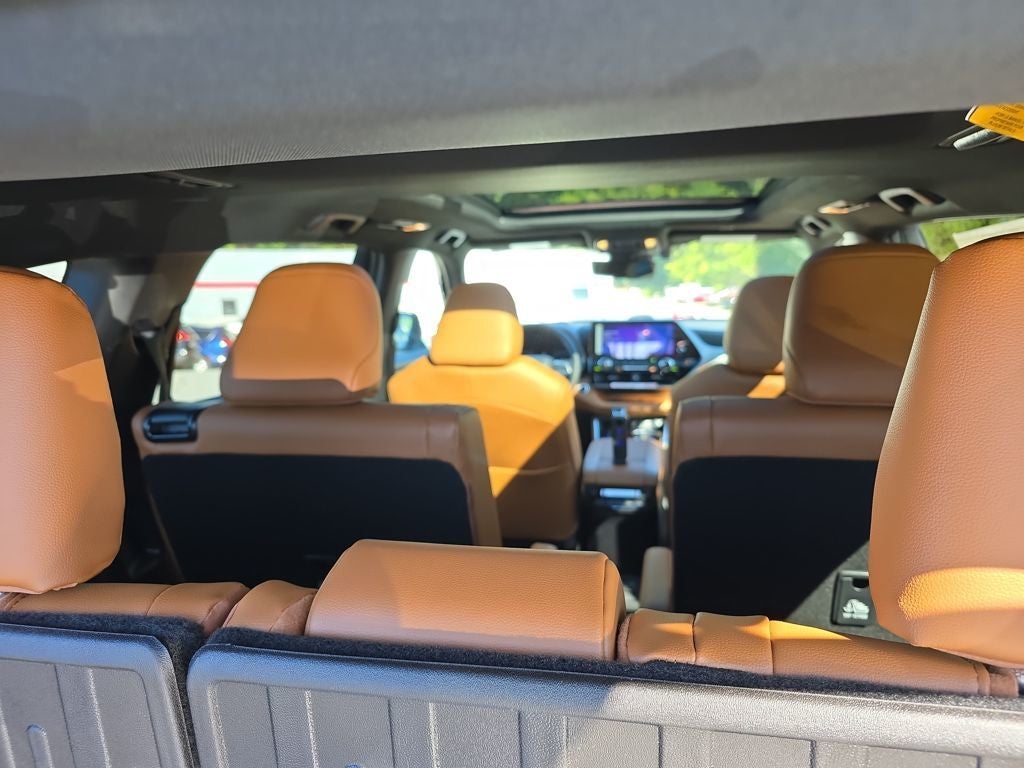 2025 Toyota Highlander Platinum