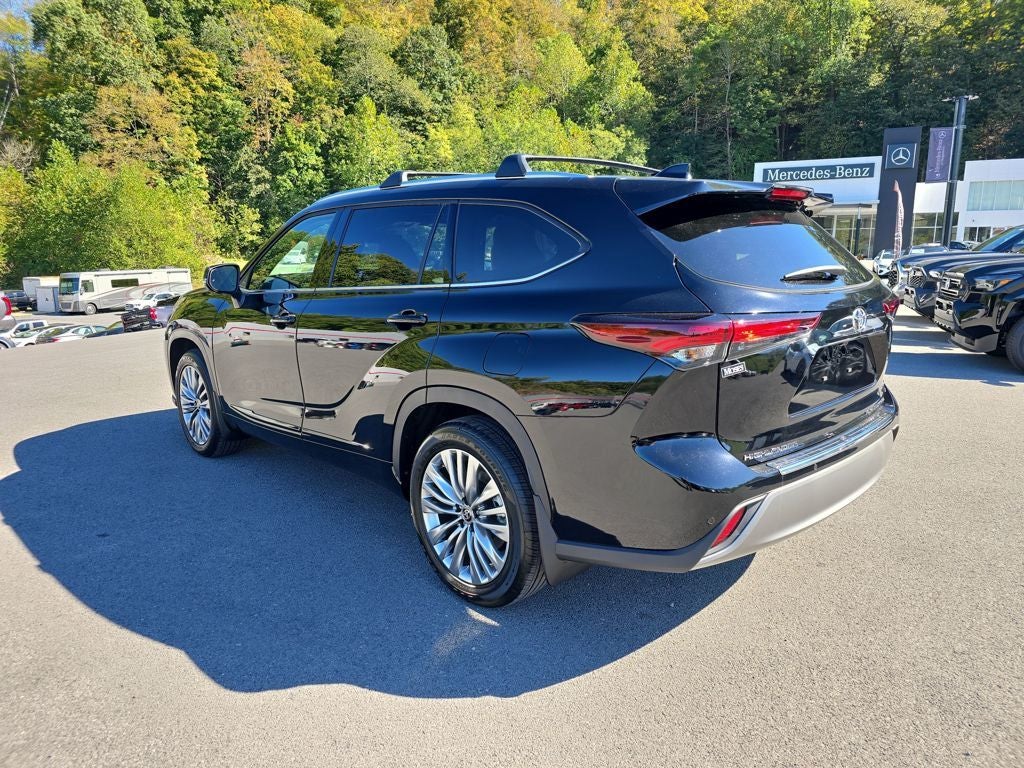 2025 Toyota Highlander Platinum