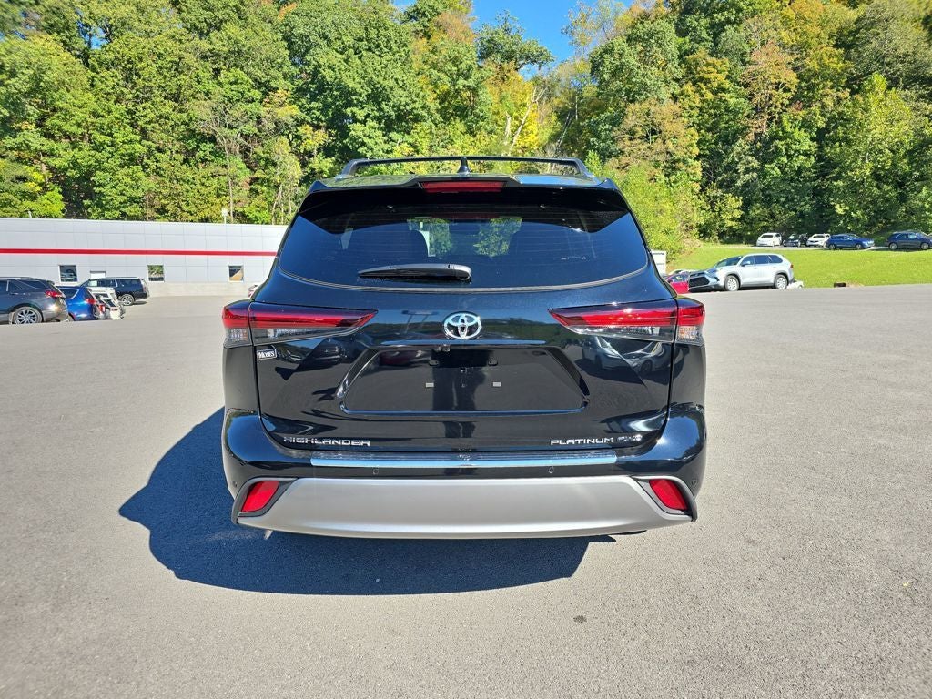 2025 Toyota Highlander Platinum