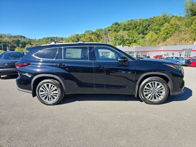 2025 Toyota Highlander Platinum