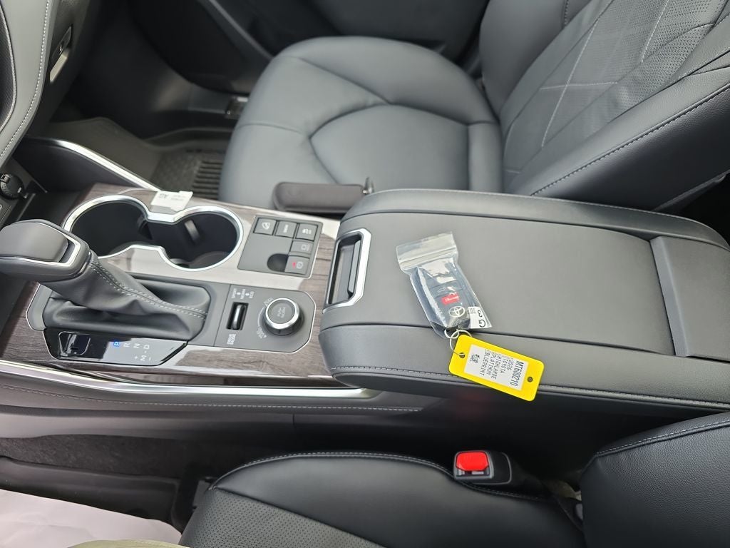 2026 Toyota Highlander Platinum
