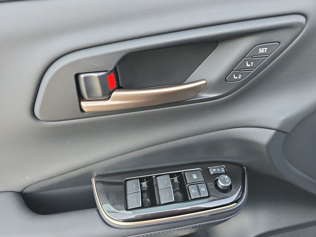 2025 Toyota Toyota Crown Signia Limited