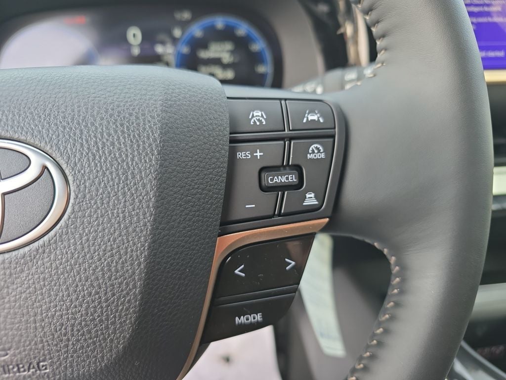 2025 Toyota Toyota Crown Signia Limited