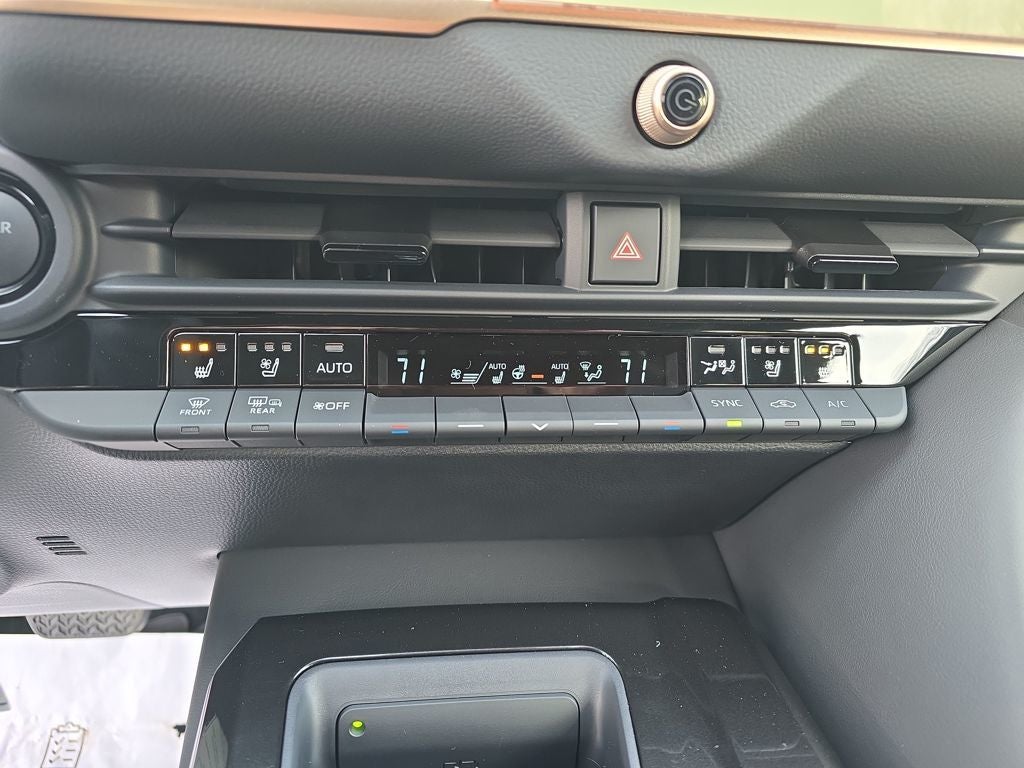 2025 Toyota Toyota Crown Signia Limited